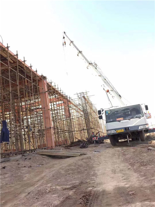 邓州市吊车作业的安全注意事项有哪些？